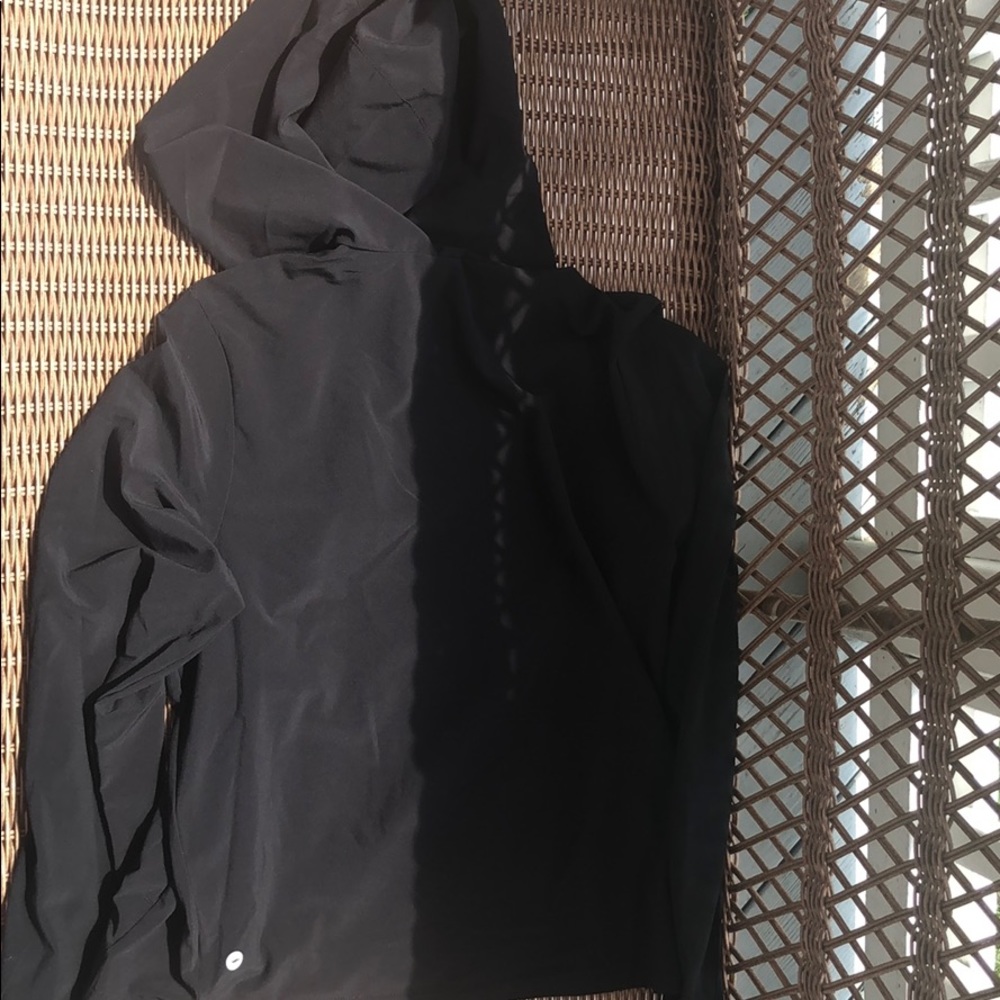A jacket - Picture 2 of 5